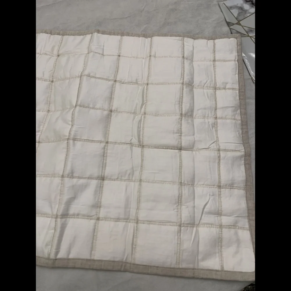 NIB Hotel‎ Collection Waffle Weave Quilted (1) Standard Sham Pillow